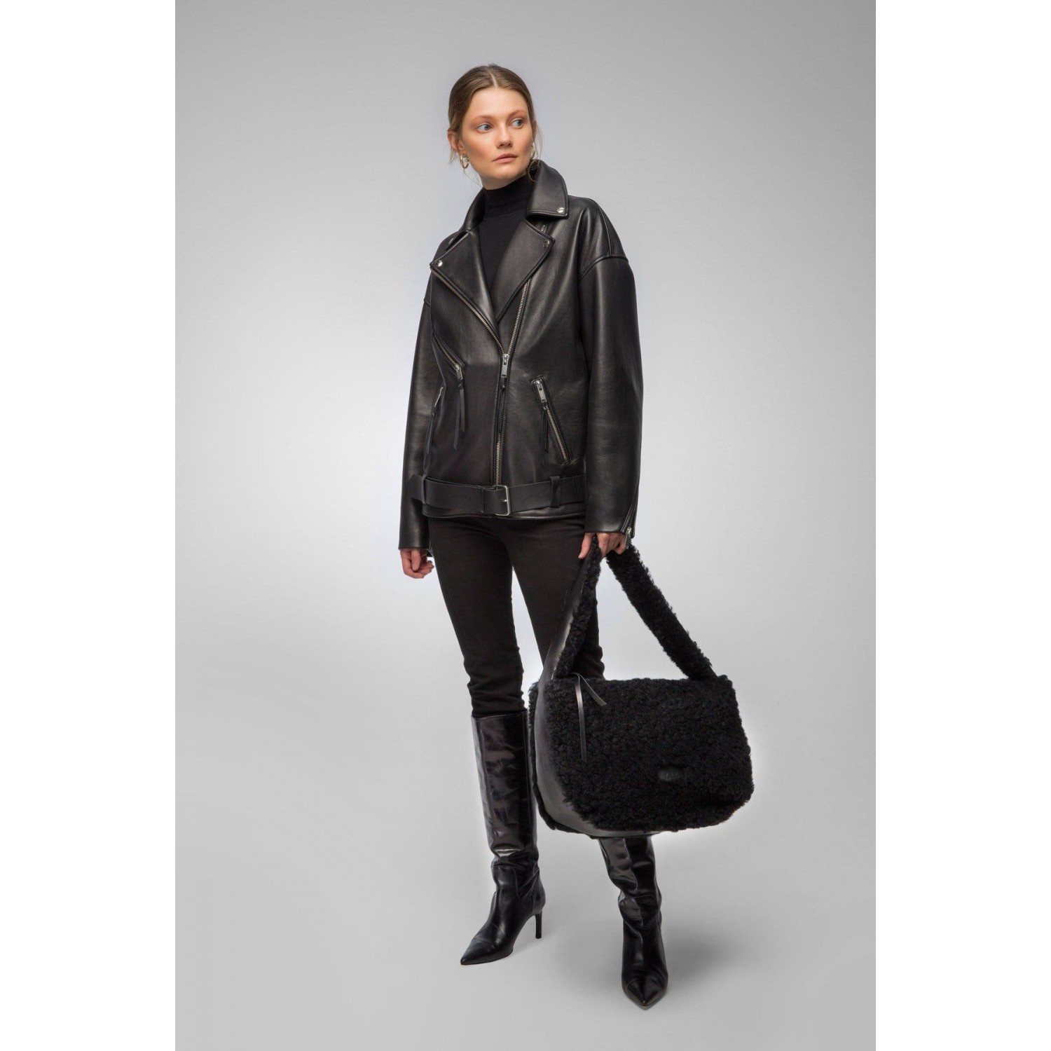 BLACK LEATHER JACKET